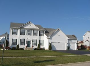 5318 Birch Bark Dr, Hoffman Estates, IL 60192