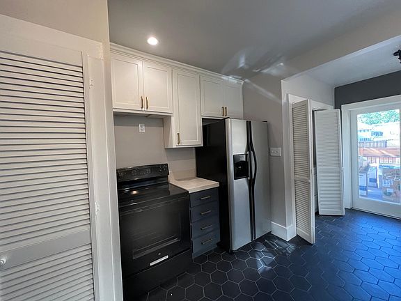 4th image of 2317 & 2319 F St