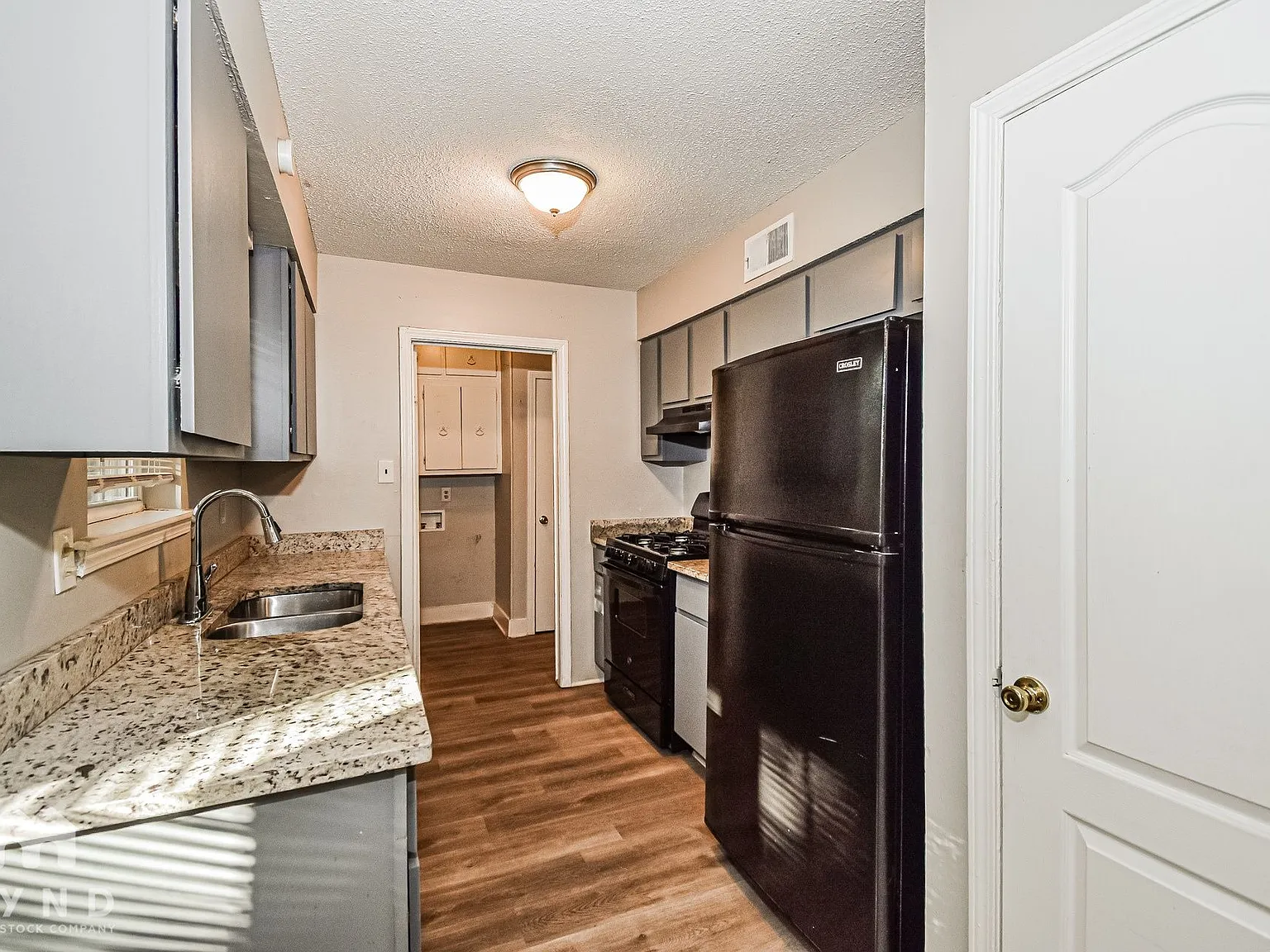3 bed, 1.5 bath, 1400 sqft, $1,550 — Photo 4
