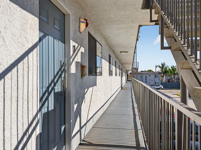 919-921 Alamitos Ave. — Photo 21