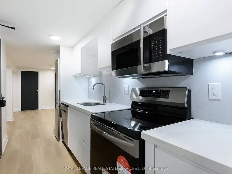 81 Major St #LOWER — Photo 9