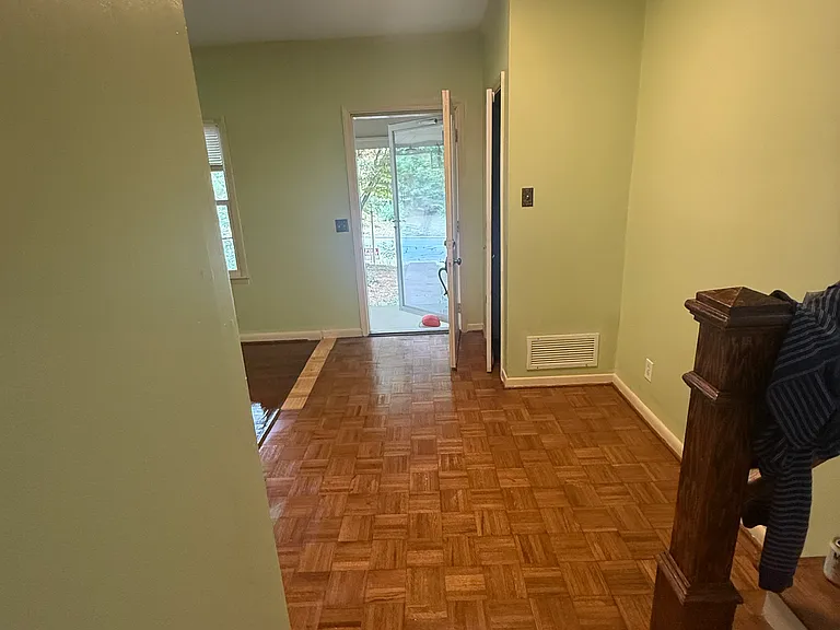 1006 McDowell Dr — Photo 10