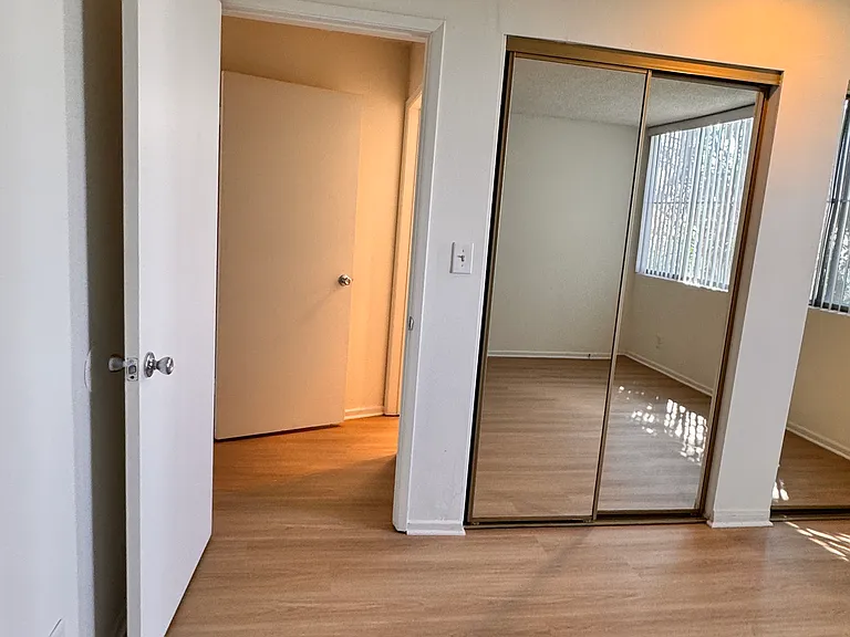 2101 E Charlotte St #20 — Photo 15