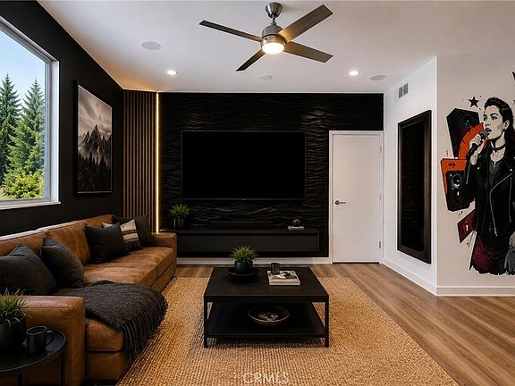 5th image of 105 Galaxie Dr