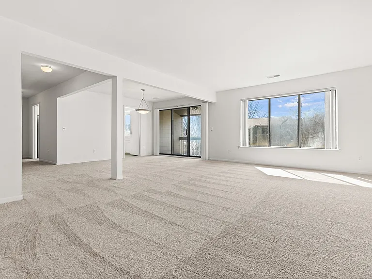 Legacy Place Apartments - Southfield, MI — Photo 15