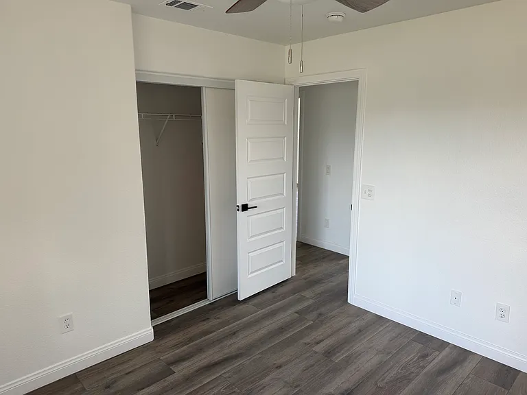 31548 Hamburg Cir — Photo 14
