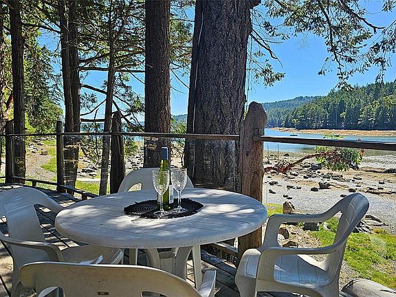 5th image of 4 Maple Bay Rd