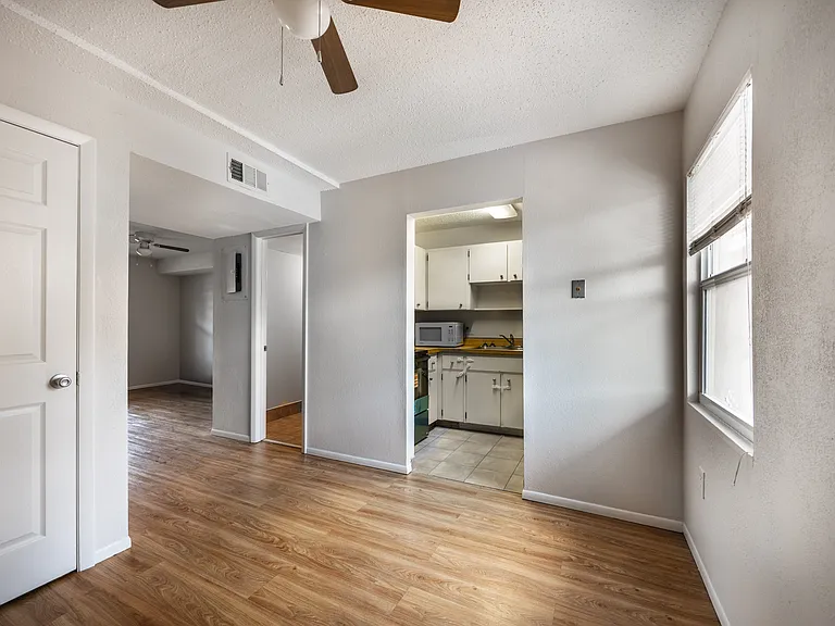 914 SW 8th Ave #11 — Photo 14