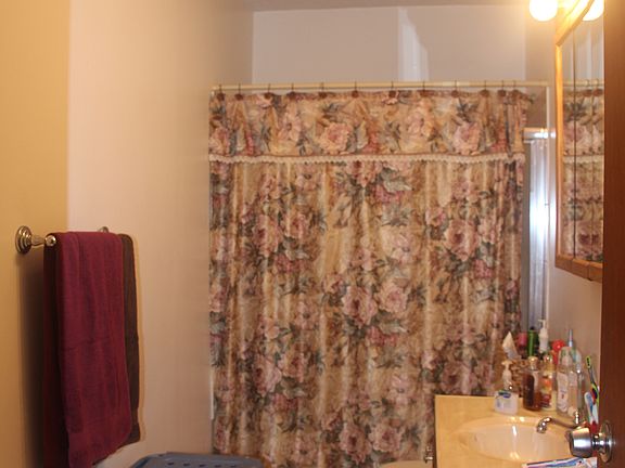 5th image of 3509 N Lewis Ave