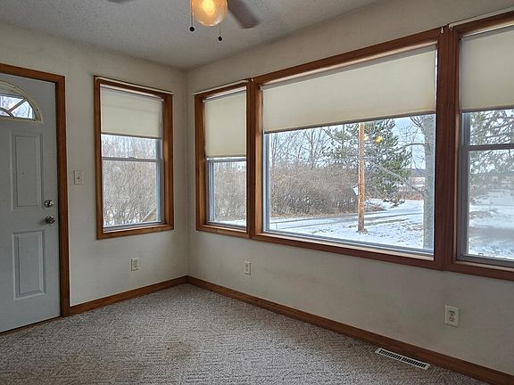 5th image of 37000 Quinlan Ave
