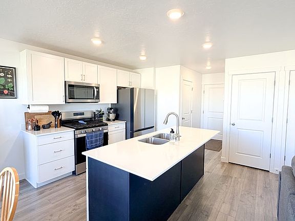 5th image of 1192 W Hidden Spring Dr