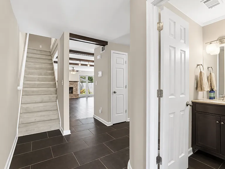 334 Home Park Ave NW — Photo 4