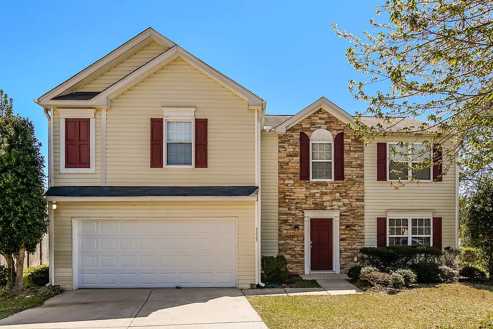 4 bed, 2.5 bath, 2312 sqft, $2,250 — Photo 1