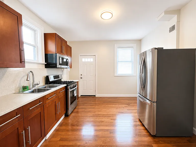 205 E Prospect Ave — Photo 9