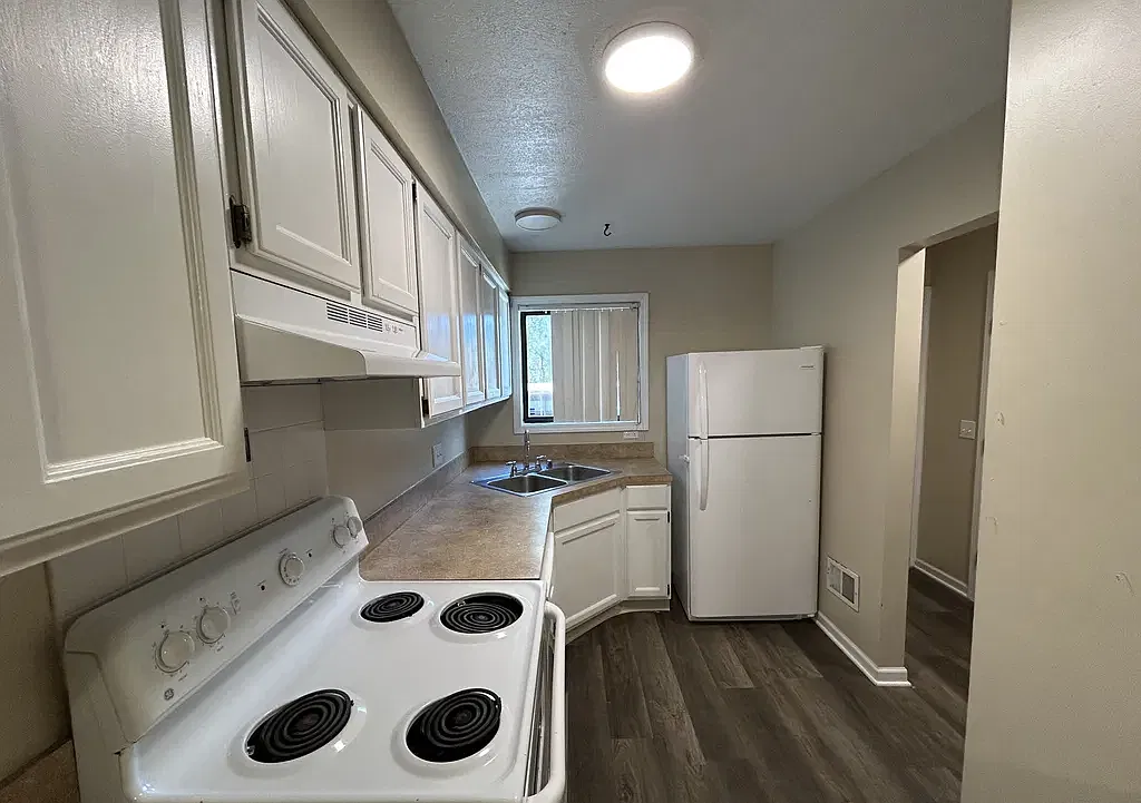 Regency Drive Townhomes — Photo 1