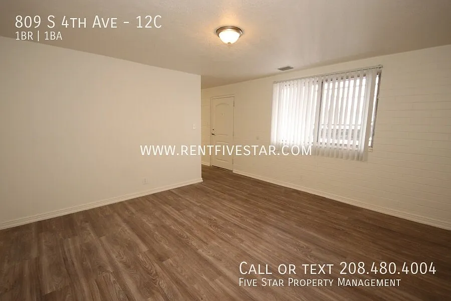 Male Student Housing Room 1 Block From ISU! — Photo 4
