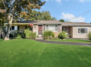 11 Montcalm Rd, Warwick, RI 02889