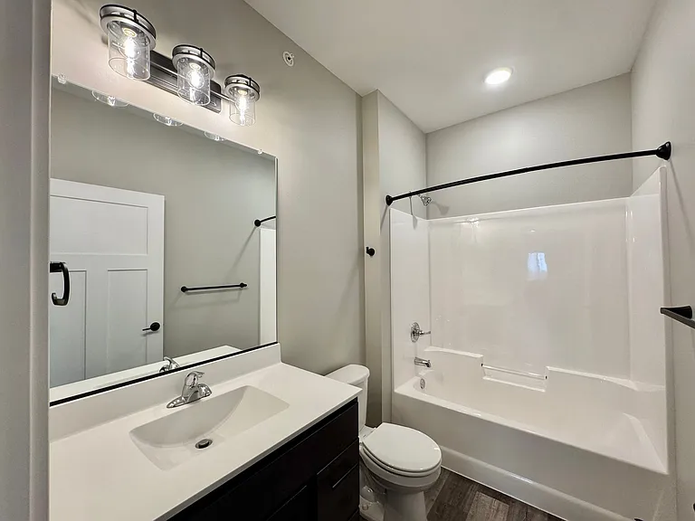 765 Meridian St — Photo 6
