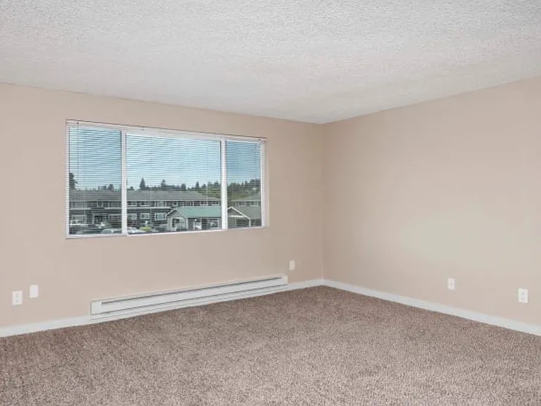 The Heights At Sheridan (Bayview Apts) — Photo 13