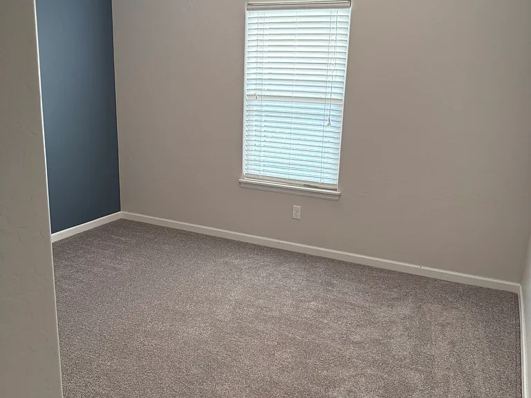 Silverado Dr — Photo 17