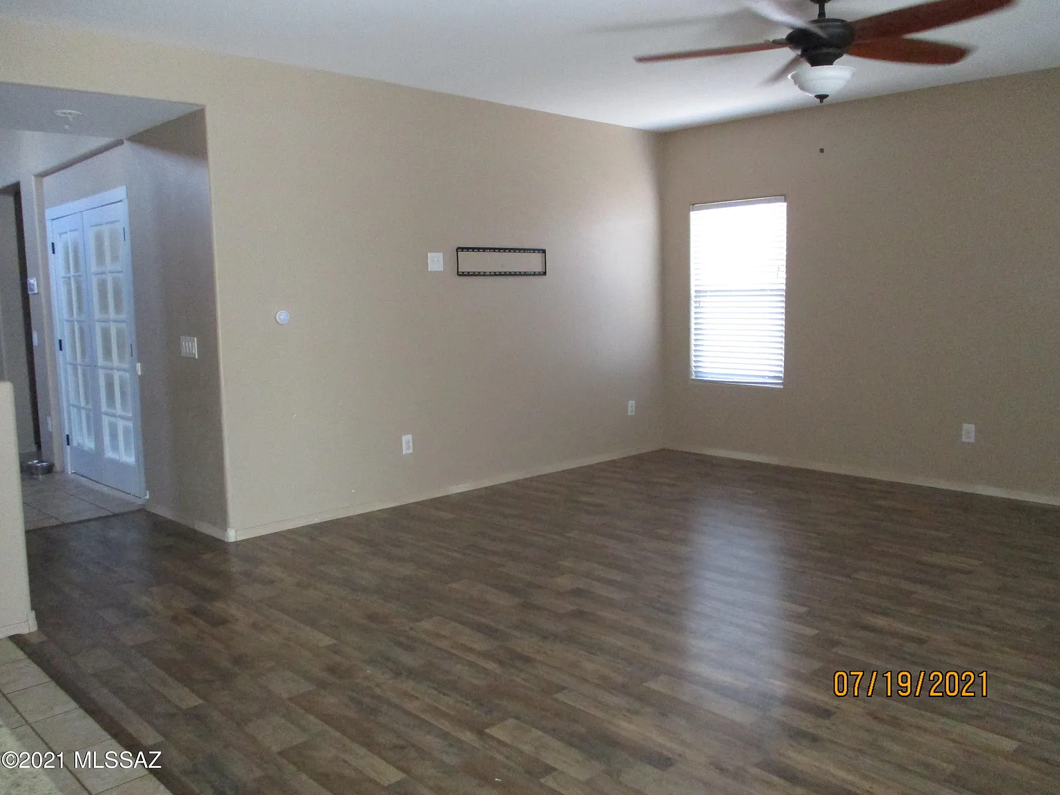 4 bed, 2.5 bath, 2528 sqft, $2,095 — Photo 3