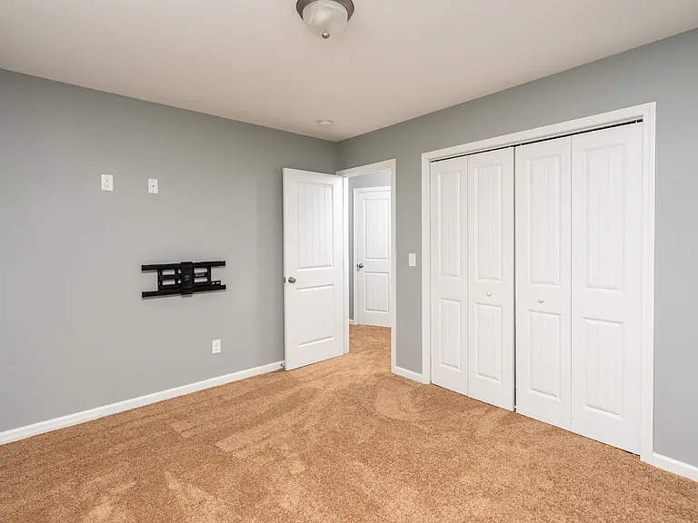 2860 Foxcroft Cir — Photo 15