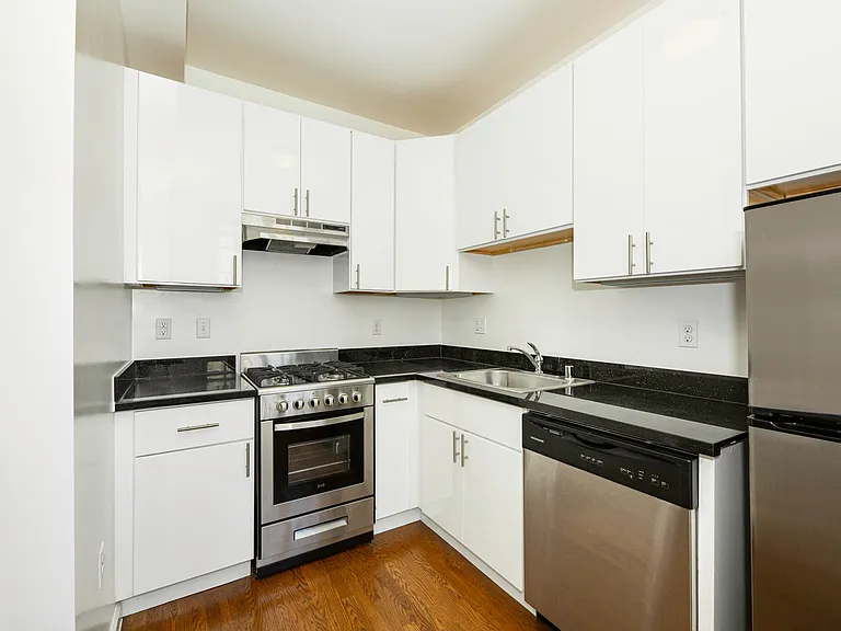735 Ofarrell St — Photo 9