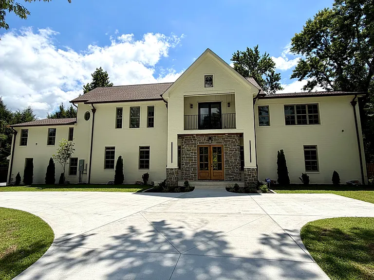 701 Brindley Dr — Photo 1