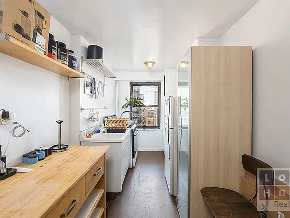 5th image of 264 Broadway APT C2003