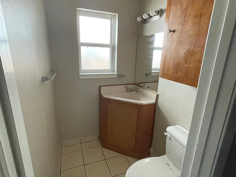 1212 Avenue M — Photo 17