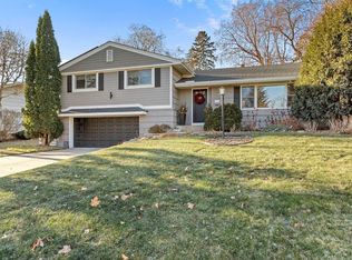 5112 Abercrombie Dr, Edina, MN 55439