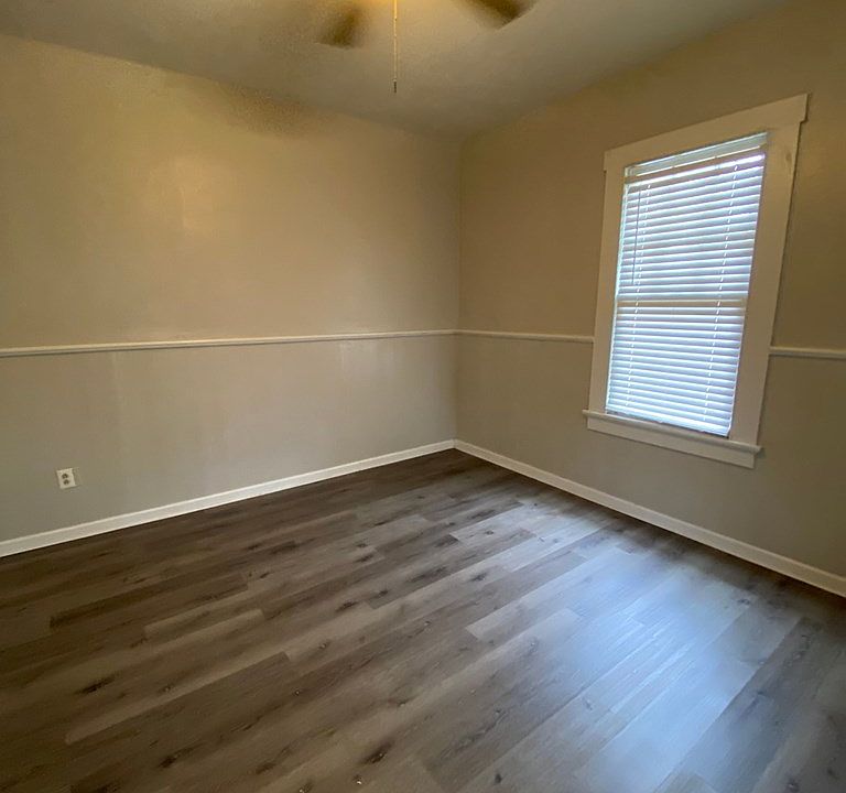 2nd image of 3030 13th Ave #B