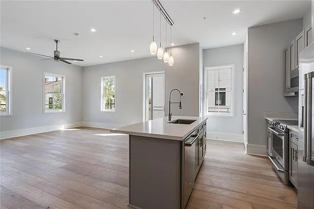 3431 Chartres St #6 — Photo 6