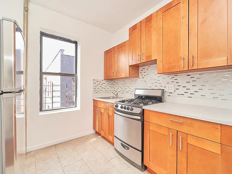 587 W 177th St #43 — Photo 10