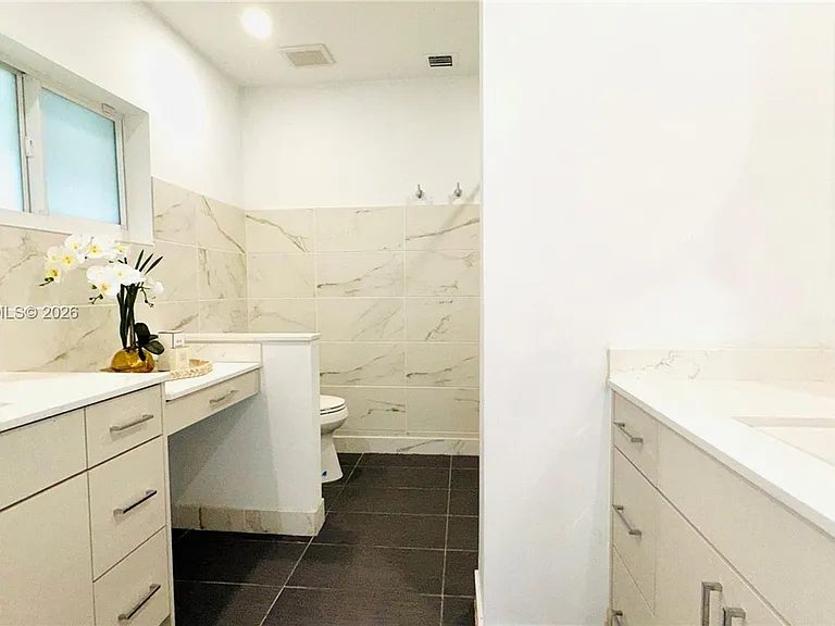 7415 SW 56th Ave — Photo 11