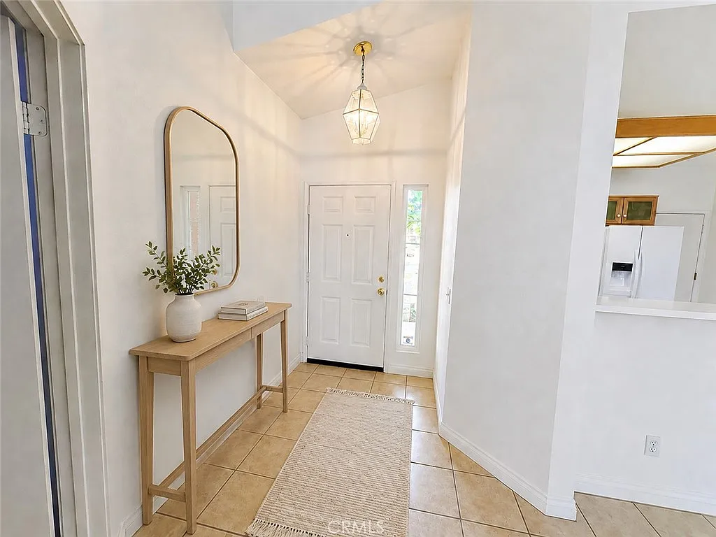 3 bed, 1138 sqft, $2,800 — Photo 3