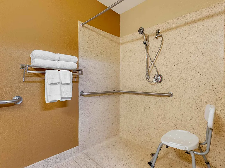Studio Suite - 1 Queen Bed