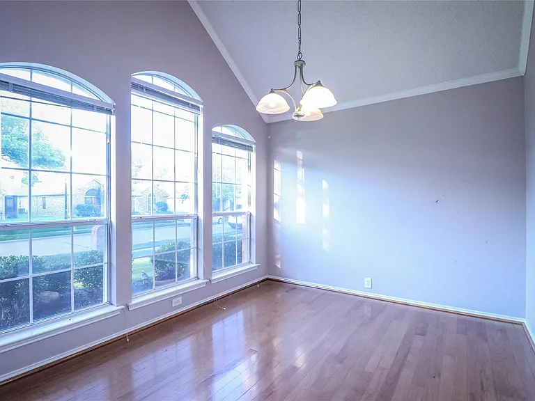 10613 Brandenberg Dr — Photo 4