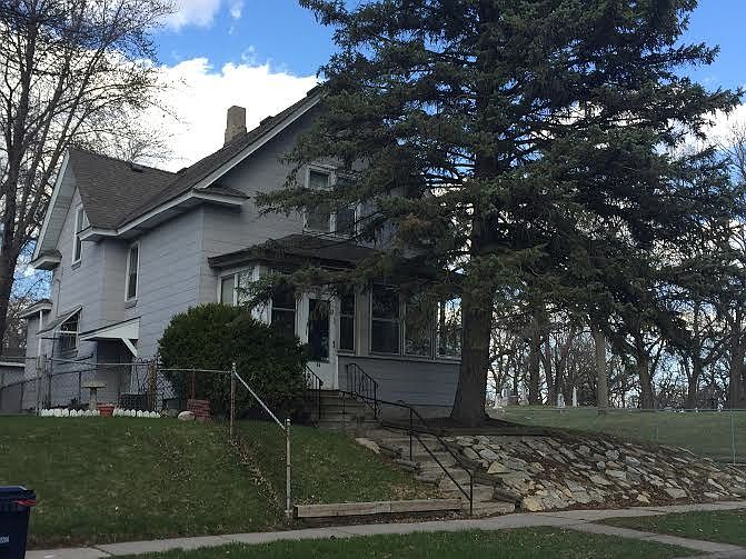 1st image of 35 Manitoba Ave