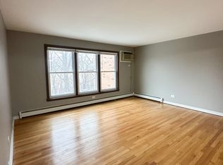 430 W Stevens Dr #105, Addison, IL 60101