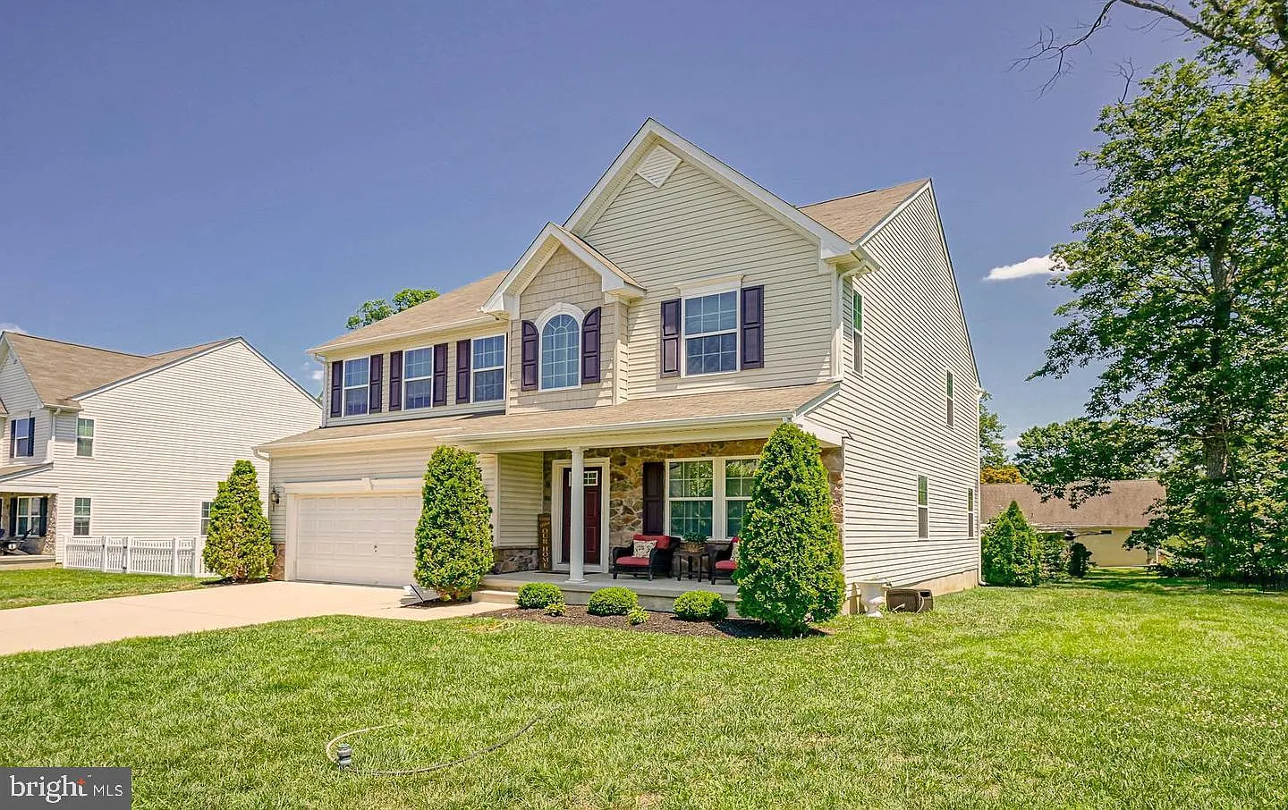 4 bed, 2.5 bath, 2713 sqft, $4,000 — Photo 2