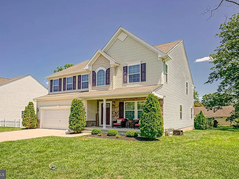 14 Violet Ct — Photo 2