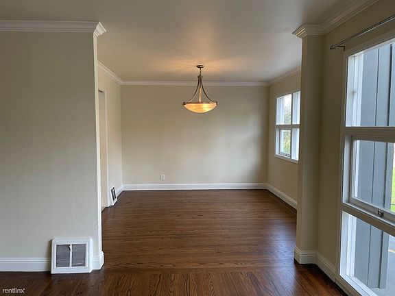 5th image of 121 Olympia Way