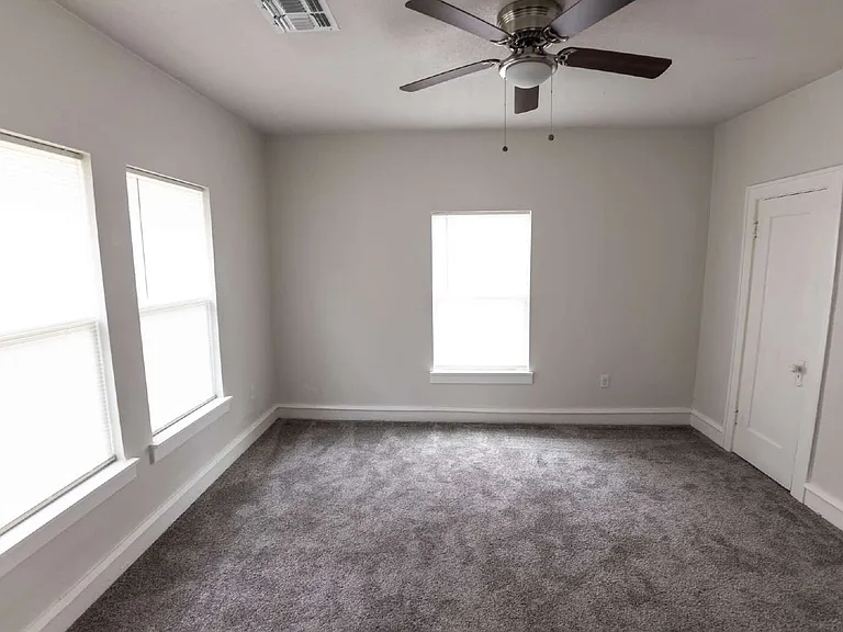 1525 Proctor Ave — Photo 3
