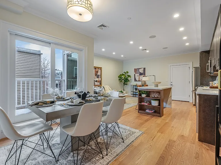 17 Vinton St #3 — Photo 4