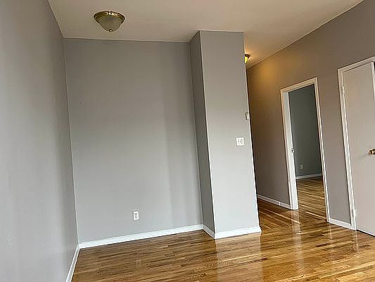 3rd image of 216 E 118th St APT 6A