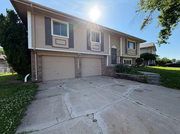 13203 Courtney Dr, Bellevue, NE 68123