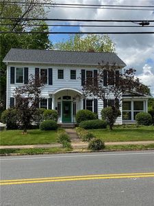 1000 S Hawthorne Rd, Winston Salem, NC, 27103