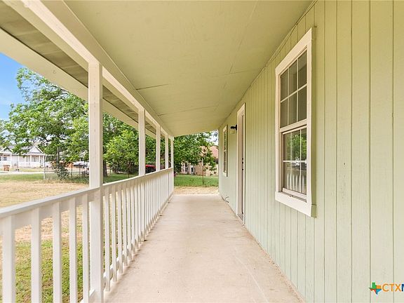 3rd image of 1582 Green Hill Dr