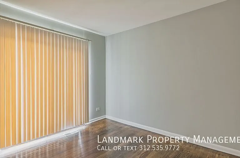 440 W Division St — Photo 16